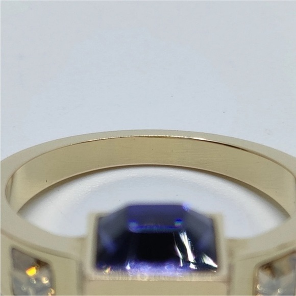 Louis Vuitton Gamble Crystals Gold Tone Ring - Picture 5 of 9